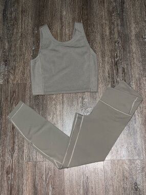 EUC Lululemon Matching Nomad Set. Size 4